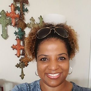 Meet your Posher, Cynthia